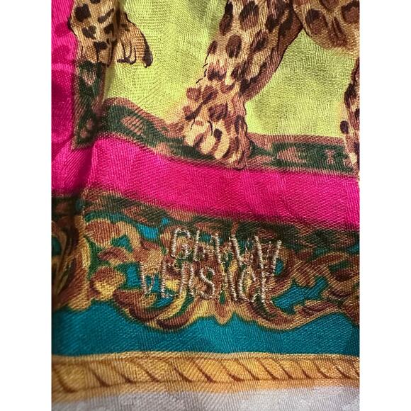 VINTAGE GIANNI VERSACE 90'S EXOTIC ANIMAL PRINT SIGNED SCARF - Picture 3 of 3